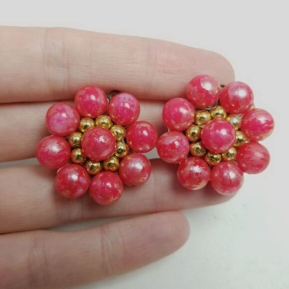 Vintage Hot Pink Beaded Cluster Clip On Earrings, Retro 70s Style Deisgn, Estate - Picture 2 of 5